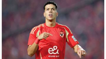 عاشور يتخلف عن السفر مع الأهلي المصري.. والمدرب: لا أحد فوق الفريق