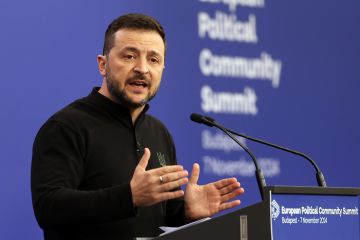 زيلينسكي يقدم تفاصيل عن الوفد الأوكراني المشارك في محادثات أبوظبي