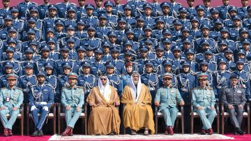 تحت رعاية رئيس الدولة.. خالد بن محمد يشهد حفل تخريج كلية الشرطة تحت رعاية رئيس الدولة.. خالد بن محمد يشهد حفل تخريج كلية الشرطة