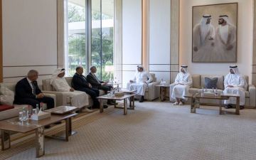 مكتوم بن محمد يبحث مع الرئيس التنفيذي لـ إتش إس بي سي تعزيز التعاون المالي مكتوم بن محمد يبحث مع الرئيس التنفيذي لـ إتش إس بي سي تعزيز التعاون المالي