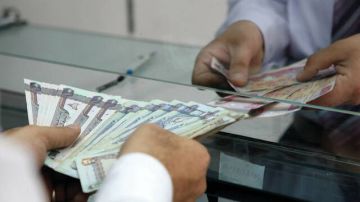 بنوك إماراتية ترفع فوائد الودائع لـ 5.6 وسط ضغوط على السيولة بنوك إماراتية ترفع فوائد الودائع لـ 5.6 وسط ضغوط على السيولة