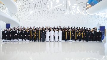 بحضور أحمد بن محمد.. كلية محمد بن راشد للإدارة الحكومية تحتفي بتخريج 103 من طلبة الماجستير بحضور أحمد بن محمد.. كلية محمد بن راشد للإدارة الحكومية تحتفي بتخريج 103 من طلبة الماجستير