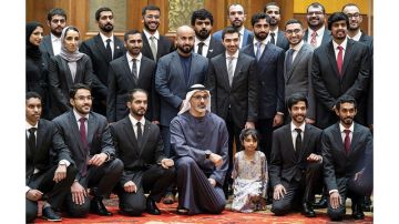 ولي عهد أبوظبي يلتقي عددا من الطلبة الإماراتيين المبتعثين في كندا ولي عهد أبوظبي يلتقي عددا من الطلبة الإماراتيين المبتعثين في كندا