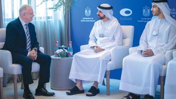 حمدان بن محمد يلتقي رئيس المنتدى الاقتصادي العالمي حمدان بن محمد يلتقي رئيس المنتدى الاقتصادي العالمي