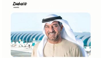 حمدان بن محمد يمنح أحمد بن سعيد جائزة دبي الأفعال حمدان بن محمد يمنح أحمد بن سعيد جائزة دبي الأفعال