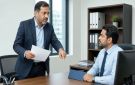 موظف يطالب بـ 448.3 ألف درهم قيمة شيكات مزورة - ae