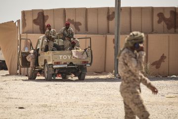 مستشار الملك حمد بن عيسي يعلق على أنباء حول وساطة البحرين لحل الخلافات الخليجية مستشار الملك حمد بن عيسي يعلق على أنباء حول وساطة البحرين لحل الخلافات الخليجية