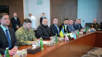 عميروف: مفاوضات أبو ظبي مثمرة عميروف: مفاوضات أبو ظبي مثمرة