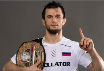 عثمان نورمحمدوف يهزم ألفي ديفيس ويحافظ على لقبه في منظمة PFL