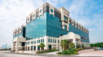 عربي يطلب رد قيمة شيك بمليوني درهم بعد 10 سنوات من صرفه