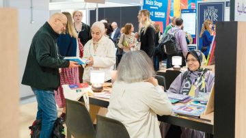  الناشرين الإماراتيين تعزز جسور التواصل الثقافي العالمي في لندن للكتاب 