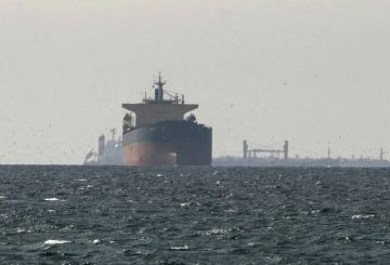 بينها الإمارات والبحرين.. 22 دولة تدين هجمات إيران على السفن التجارية