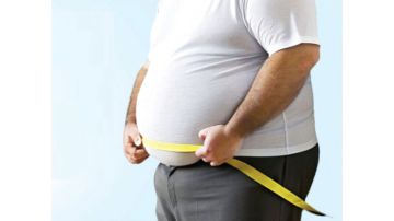 أطباء يحذرون من سمنة رمضان : 50 من الصائمين يكتسبون وزنا زائدا