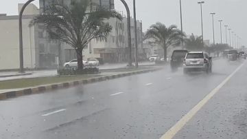 الوطني للأرصاد يتوقع هطول أمطار يصاحبها سقوط البرد على بعض مناطق أبوظبي الوطني للأرصاد يتوقع هطول أمطار يصاحبها سقوط البرد على بعض مناطق أبوظبي