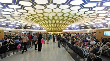  مطارات أبوظبي : وفاة آسيوي و7 إصابات في حادثة مطار زايد الدولي