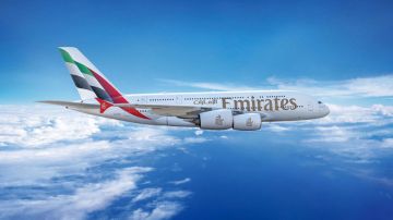 بسبب الأحوال الجوية.. طيران الإمارات تدعو المسافرين للتحقق من حالة رحلاتهم