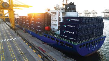 مرونة خطط موانئ دبي العالمية تعزز كفاءة التدفق التجاري وسلاسل الإمداد مرونة خطط موانئ دبي العالمية تعزز كفاءة التدفق التجاري وسلاسل الإمداد