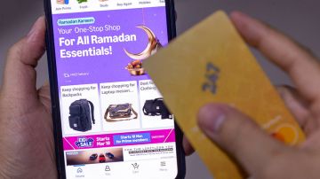 مسؤولو تجزئة : التسوق الإلكتروني يرتفع 40 خلال رمضان