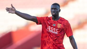 لاعب الفجيرة محمد ديوب يستغرب سحب كأس إفريقيا من السنغال.. وينتقد حكم النهائي