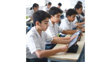 86.27 من المعلمين واثقون بقدرة مدارسهم على التحول الرقمي 86.27 من المعلمين واثقون بقدرة مدارسهم على التحول الرقمي