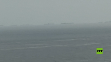 الإمارات.. سفن تصطف بالقرب من رأس الخيمة على خلفية إغلاق مضيق هرمز