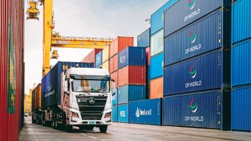  موانئ دبي العالمية تحقق 24.4 مليار دولار إيرادات في 2025