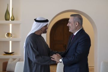 رئيس الدولة يستقبل وزير الخارجية التركي