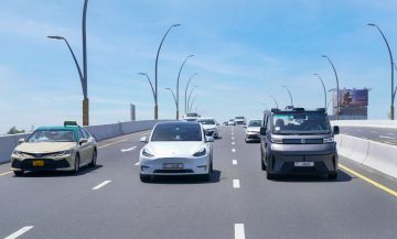 طرق دبي : بدء التشغيل التجاري لخدمة التاكسي ذاتي القيادة في منطقتي أم سقيم وجميرا عبر تطبيقي أبولو جو و أوبر