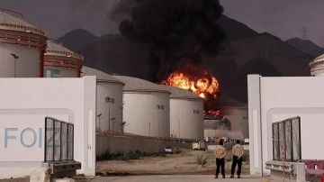 الإمارات.. حريق في حقل نفطي بالفجيرة نتيجة سقوط حطام بعد اعتراض جوي