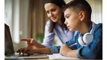 إعلانات الوقت الضائع .. معلمات أونلاين يعرضن إنقاذ الطلبة بمشاريع جاهزة لـ نهاية الفصل إعلانات الوقت الضائع .. معلمات أونلاين يعرضن إنقاذ الطلبة بمشاريع جاهزة لـ نهاية الفصل