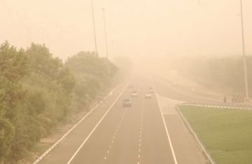 شرطة أبوظبي تحذر من الغبار شرطة أبوظبي تحذر من الغبار