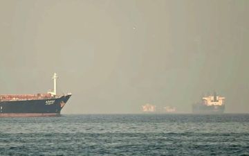 بوابة هرمز.. رموز سرية ورسوم باليوان مقابل العبور