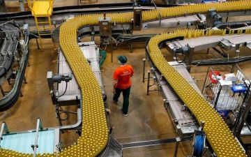 المصانع البريطانية تشهد أكبر قفزة شهرية في التكاليف منذ 1992 المصانع البريطانية تشهد أكبر قفزة شهرية في التكاليف منذ 1992