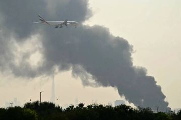 الدفاعات الجوية الإماراتية تتصدى لصواريخ وطائرات مسيرة قادمة من إيران