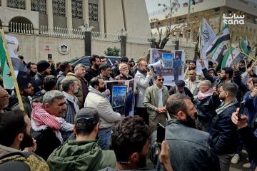 الإمارات تصدر بيانا بعد تعرض سفارتها في دمشق لاعتداءات ومحاولات تخريب الإمارات تصدر بيانا بعد تعرض سفارتها في دمشق لاعتداءات ومحاولات تخريب