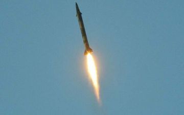 سقوط شظايا صاروخ في أبوظبي يصيب 12 ويعطل منشأة غاز