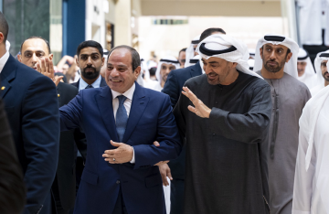 جولة بالمول وجلسة غداء.. مشاهد للسيسي وبن زايد ف أبو ظبي تثير تفاعلا جولة بالمول وجلسة غداء.. مشاهد للسيسي وبن زايد ف أبو ظبي تثير تفاعلا