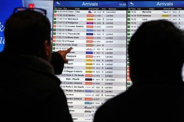 الإمارات تعلن عودة حركة الملاحة الجوية إلى وضعها الطبيعي الإمارات تعلن عودة حركة الملاحة الجوية إلى وضعها الطبيعي