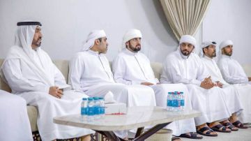 أحمد بن محمد يقدم واجب العزاء في وفاة عوشة سالم الكعبي