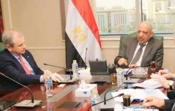 الكهرباء المصرية تبحث مع الكازار الإماراتية مشروعات طاقة بالبحر الأحمر الكهرباء المصرية تبحث مع الكازار الإماراتية مشروعات طاقة بالبحر الأحمر