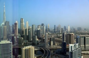الإمارات تعلن استئناف التعليم الحضوري في المدارس الاثنين