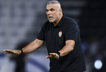 الاتحاد الإماراتي يقيل المدرب الروماني كوزمين الاتحاد الإماراتي يقيل المدرب الروماني كوزمين