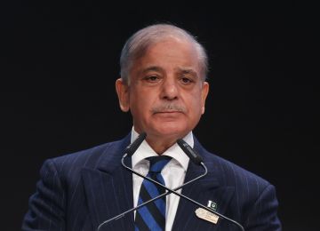 رئيس وزراء باكستان: ندين الهجوم على محطة براكة النووية في الإمارات بشدة رئيس وزراء باكستان: ندين الهجوم على محطة براكة النووية في الإمارات بشدة
