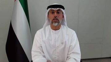 قرقاش يعلق على اتصال وزير خارجية إيران بنظيره الإماراتي عبدالله بن زايد