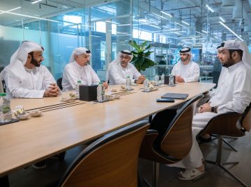 منصور بن محمد: دبي تواصل إسهامها الفعال في صناعة مستقبل الرياضة العالمية