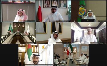 وزير الصناعة يشارك في اجتماع استثنائي خليجي لتعزيز التكامل التجاري والصناعي وزير الصناعة يشارك في اجتماع استثنائي خليجي لتعزيز التكامل التجاري والصناعي
