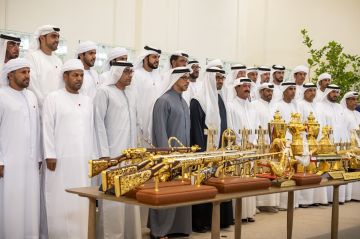 رئيس الدولة يستقبل فريق هجن الرئاسة
