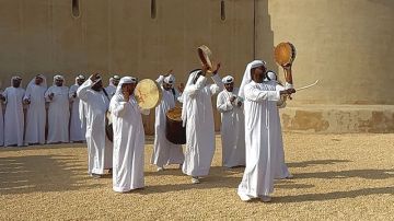 متحف العين يختتم برنامجا احتفاليا حافلا بعيد الأضحى متحف العين يختتم برنامجا احتفاليا حافلا بعيد الأضحى