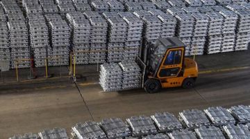بريطانيا تعدل قيود استيراد الصلب بعد شكاوى قطاع الصناعة
