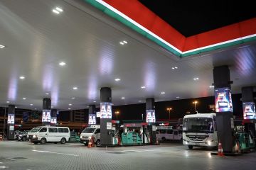 الإمارات تخفض أسعار الوقود في يوليو.. إليك ما سجله البنزين والديزل الإمارات تخفض أسعار الوقود في يوليو.. إليك ما سجله البنزين والديزل